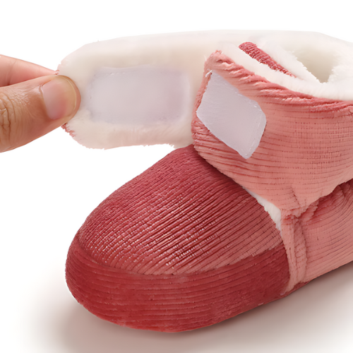 Chaussure bébé velours laine rose foncé avec ouverture facile