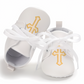 Chaussure bébé baptême motif croix dorée pour premier pas