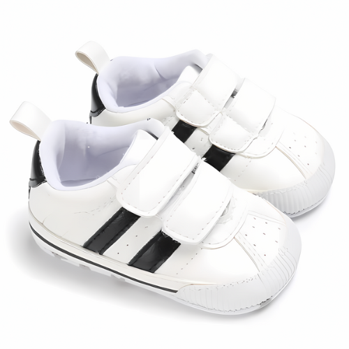 Chaussure bébé noire et blanche sportive