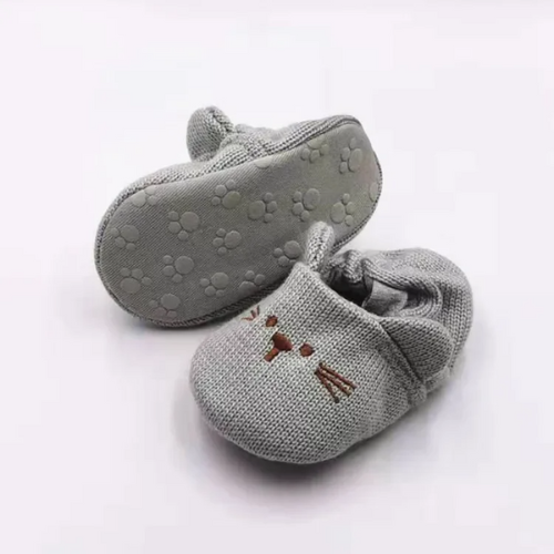 Pantoufle bébé motif chat gris tricot