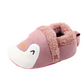 Pantoufle rose motif pingouin hiver