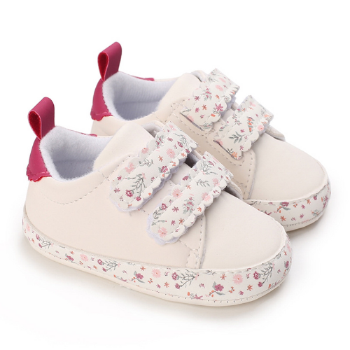 chaussure bébé blanche fleurie