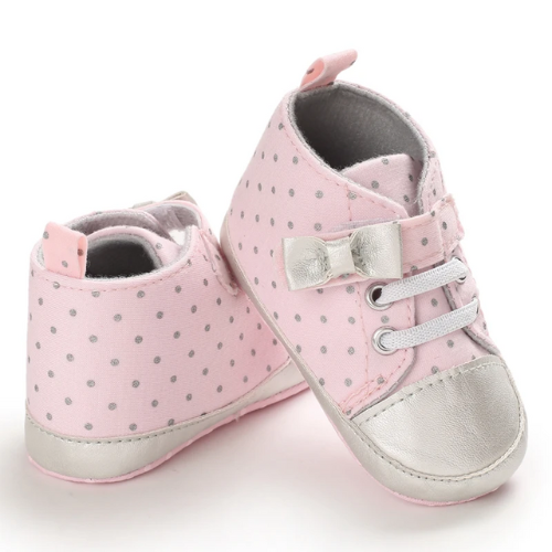 chaussure bébé rose et gris mignon